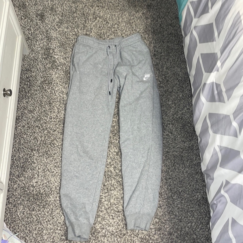nike women’s joggers